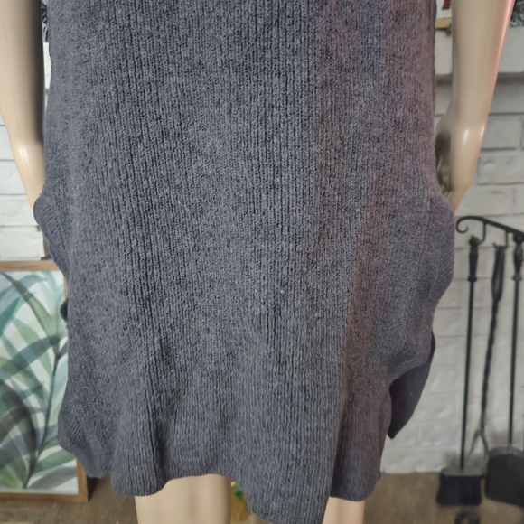 Aritzia WILFRED Gray Sleeveless Open Sweater Cardigan Vest Long Line 100% Wool - Picture 7 of 16